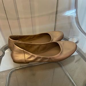 Amazon basics gold flats Size 7 1/2